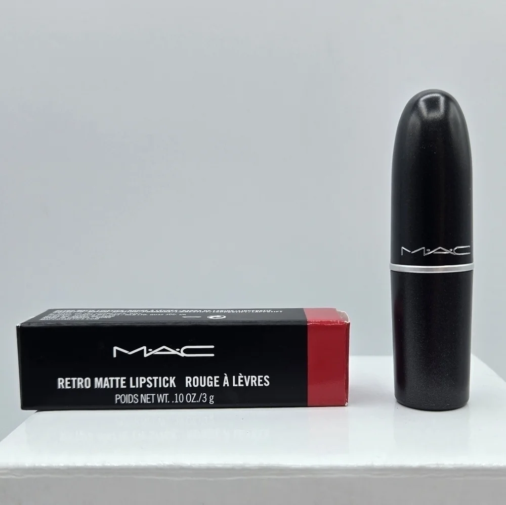 MAC Relentlessly Red 706 Retro Matte Lipstick
